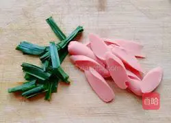 Illustration of how to make fried noodles with ham and eggs 3