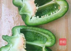 甜椒炒肉的做法图解2