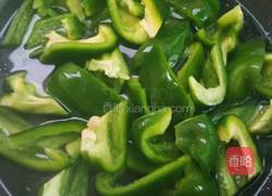 甜椒炒肉的做法图解4