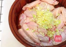 只用葱姜蒜,就可以做出烧烤味的蒜蓉鸡翅的做法图解7