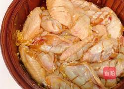 只用葱姜蒜，就可以做出烧烤味的蒜蓉鸡翅的做法图解10