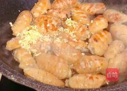 只用葱姜蒜,就可以做出烧烤味的蒜蓉鸡翅的做法图解13