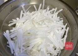 鸡汁萝卜丝的做法图解1