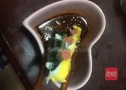 Illustration of how to make pine flower steamed eggs 6