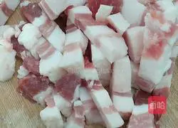 Illustration of how to make braised pork with eggs 1