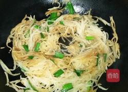 蒜苗炒萝卜丝的做法图解10