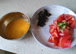 番茄蛋汤海鲜版的做法图解1
