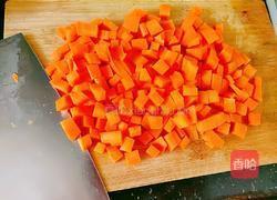 胡萝卜莴笋炒土豆的做法图解3