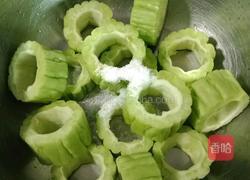 猪肉木耳酿苦瓜的做法图解4