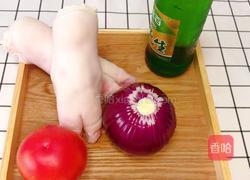 不用一滴油一滴水，做出来的懒人版猪蹄炖黄豆的做法图解1