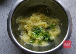 饺子皮土豆饼的做法图解8