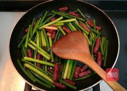 蒜苗炒腊肠的做法图解14