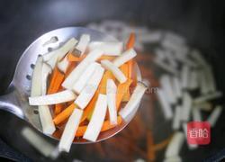 杏鲍菇胡萝卜炒西芹的做法图解5