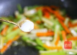 杏鲍菇胡萝卜炒西芹的做法图解10