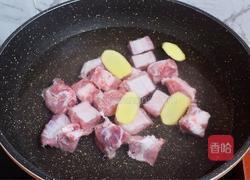 排骨莲藕汤的做法图解2