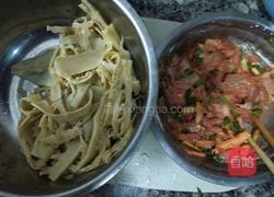 竹笋炒牛肉的做法图解1