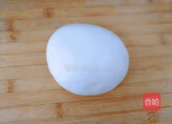 茼蒿梗蘑菇猪肉馅饺子的做法图解1