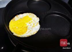 火腿鸡蛋芝士三明治的做法图解2