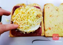 火腿鸡蛋芝士三明治的做法图解7