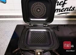 火腿鸡蛋芝士三明治的做法图解10