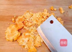 咸蛋黄焗豆腐的做法图解2