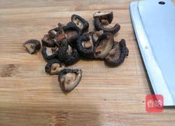 板栗烩香菇的做法图解3