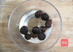 板栗烩香菇的做法图解2