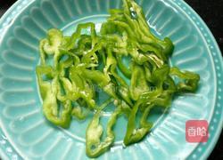 洋葱炒鸡肠的做法图解3