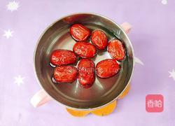 牛奶红枣木瓜炖梨的做法图解3