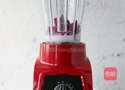 火龙果香蕉思慕昔的做法图解3