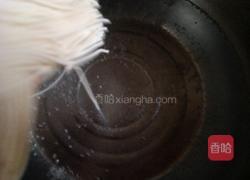 鲍鱼干贝酱拌面的做法图解3
