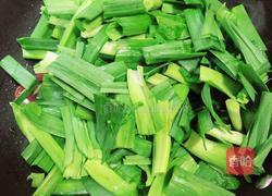 豆豉蒜苗炒腊肠的做法图解9