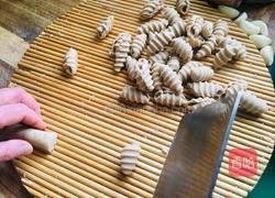 莜面卷卷的做法图解1