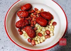 红枣花生豆浆的做法图解2