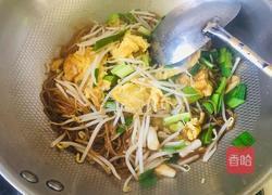 绿豆芽粉条蒜苗炒鸡蛋的做法图解8