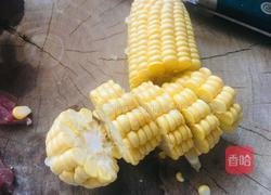 玉米山药瘦肉蒸盅的做法图解2
