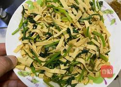 芫荽炒豆腐皮的做法图解8