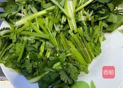 芫荽炒豆腐皮的做法图解2