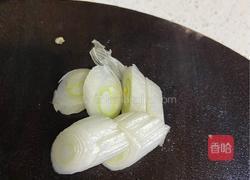 芫荽炒豆腐皮的做法图解3