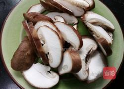 青菜炒香菇的做法图解2