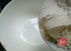 白芝麻面粉饼的做法图解2