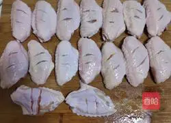 Illustration of home-cooked chicken wings 2