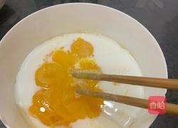 戚风蛋糕的做法图解4