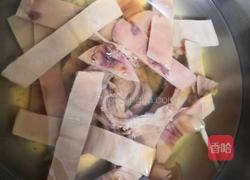 鱿鱼豆干煲的做法图解2
