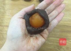 雪媚娘蛋黄酥的做法图解8