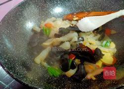 黑木耳炒蹄筋的做法图解10