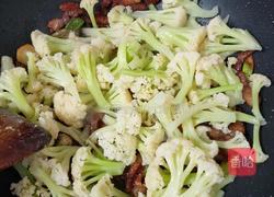 猪肉炒菜花的做法图解7