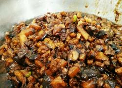自制香菇酱也可作为香菇肉馅包饺子