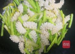 鱿鱼炒芹菜的做法图解4
