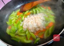 炒虾芹的做法图解9